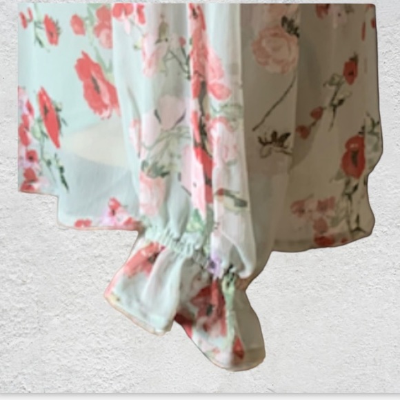 OLM Mint Green Floral Ruffle Trim Tie Neck Blouse
Size Large - Picture 13 of 15